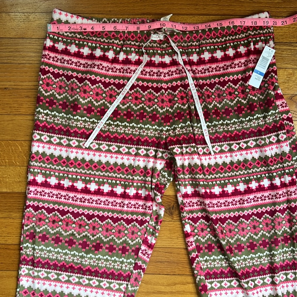 Hue soft geometric print pajama pants. NWT. Size XL